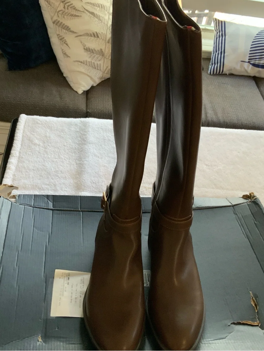 Tommy Hilfiger brown Leather Women's Riding Boots new size 6 sku 3354